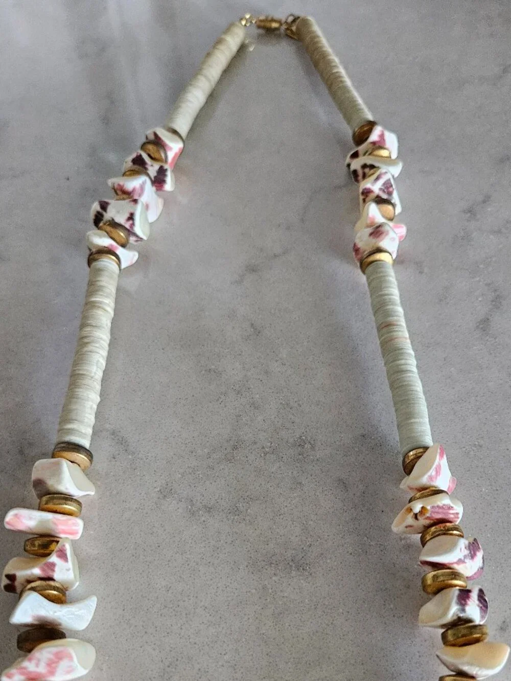 RARE AND VINTAGE KENNETH LANE PUKA / HEISHA SHELL NECKLACE WITH SHELL FRAGMENTS
